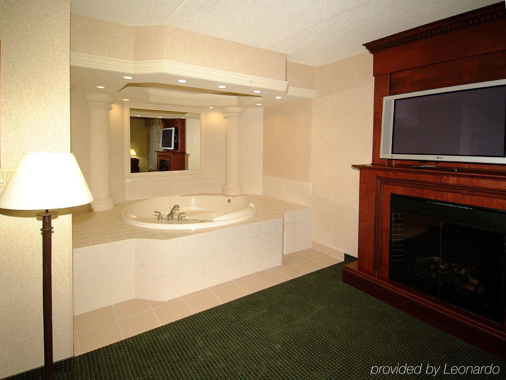 Express & By Ihg Milton